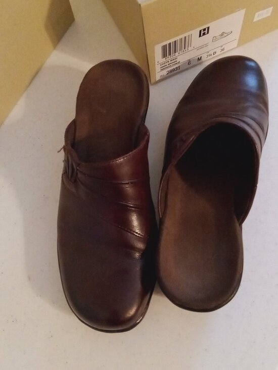 Clarks Shoes - Vintage Clarks Cheyn Madi Dark Brown Slip On 6 M